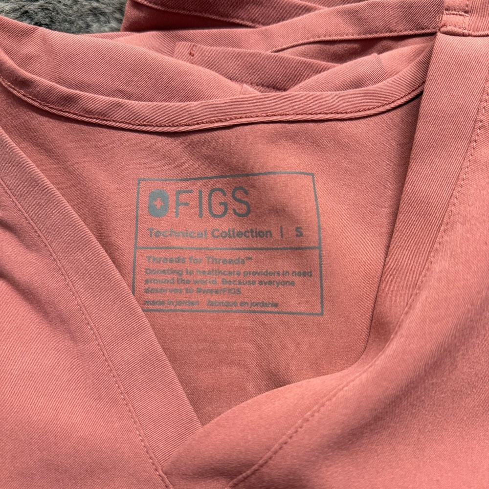 FIGS Mauve Scrubs - Picture 2 of 3